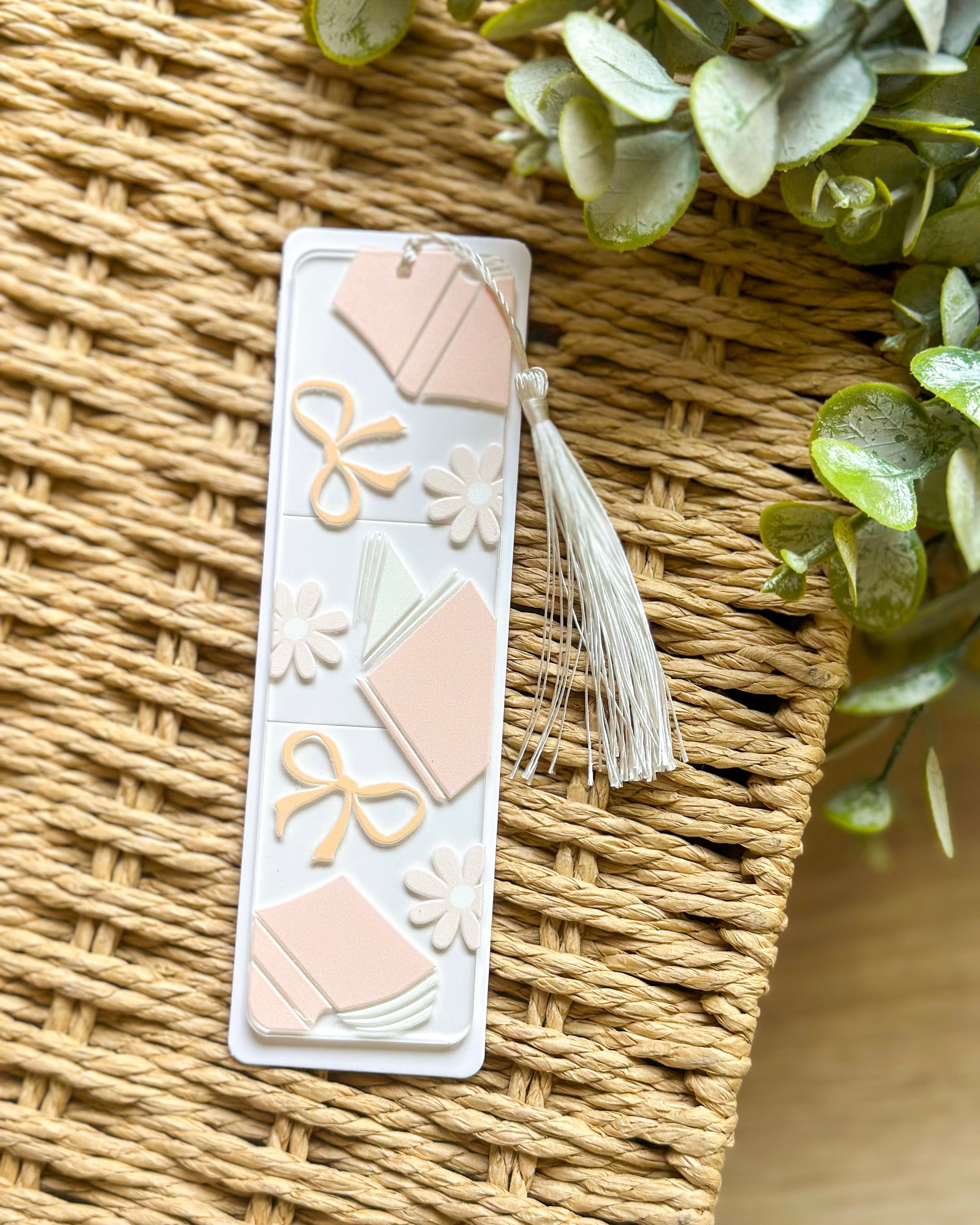 Books & Bows Plexi Bookmark